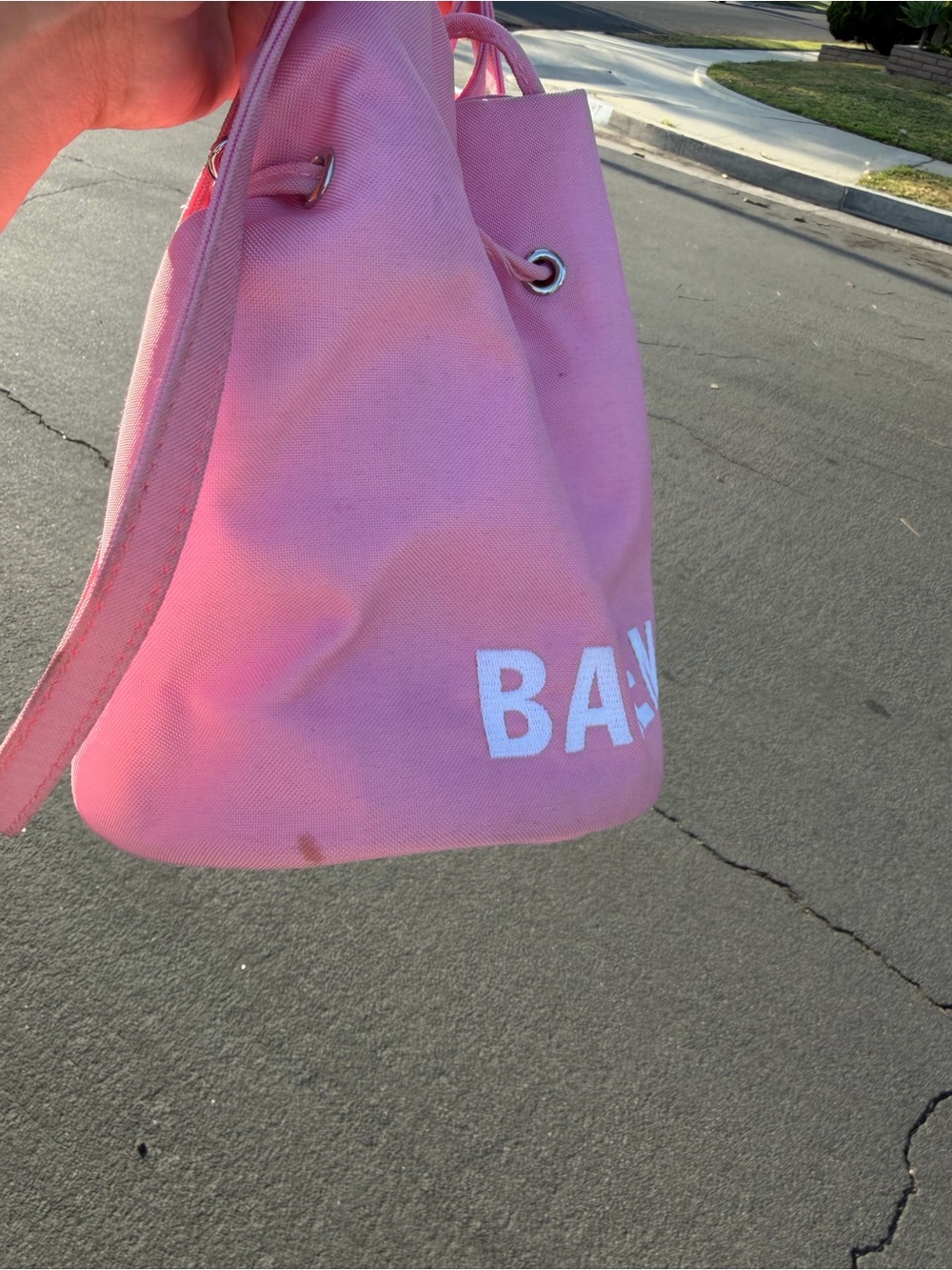 Balenciaga Pink Drawstring Bucket Bag - Picture 5 of 9